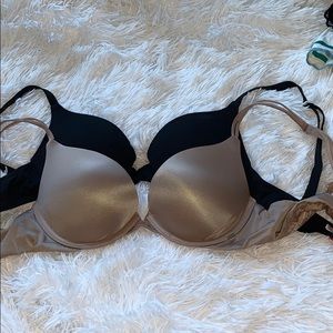 2 Victoria Secret Push up Bras